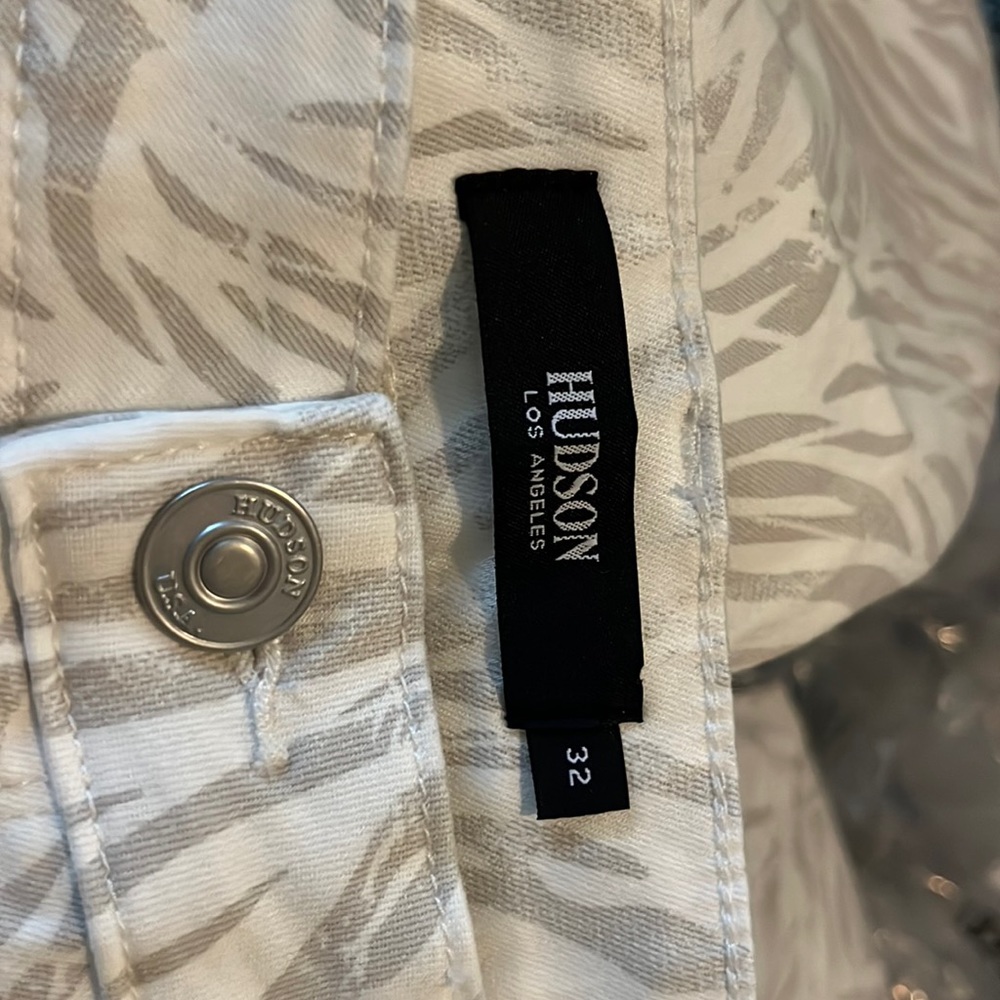 Hudson Women’s skinny zebra jean, size 32